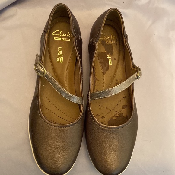 Clarks women’sGolden Brown  ballet flats size 7 1/2 - Picture 11 of 11